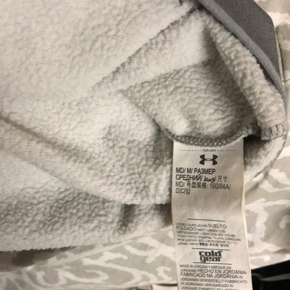 Under amor woman’s hoodie - Picture 3 of 3